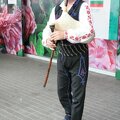 PM04 Aichi 2005 - Joueur bulgare de cornemuse traditionnelle