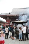 R0098 Tokyo - Asakusa - encensoir du temple Senso ji