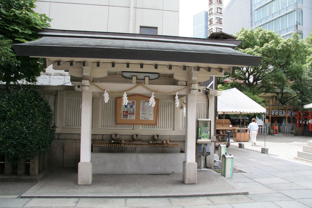 R8911 Osaka Umeda Temple Ohatsutenjin