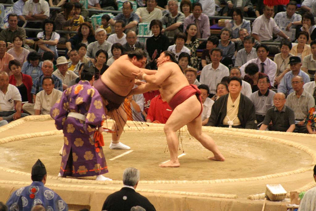 R9674 Nagoya - dohyo de sumo - Miyabiyama vs Kyokushuzan