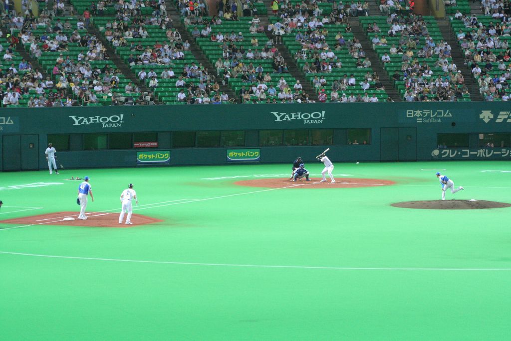 R9956 Fukuoka - Baseball - Une base prise