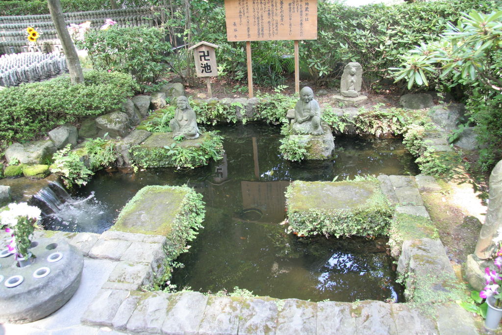 R0158_Kamakura_-_temple_hasa_dera.jpg