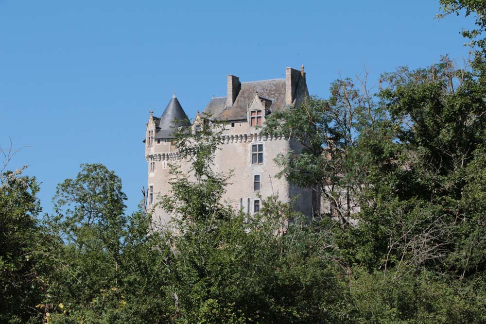 01 Chateau du Bouchet.jpg